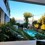 Athanasia's At Rafaella شقة *