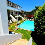 Athanasia's At Rafaella شقة *