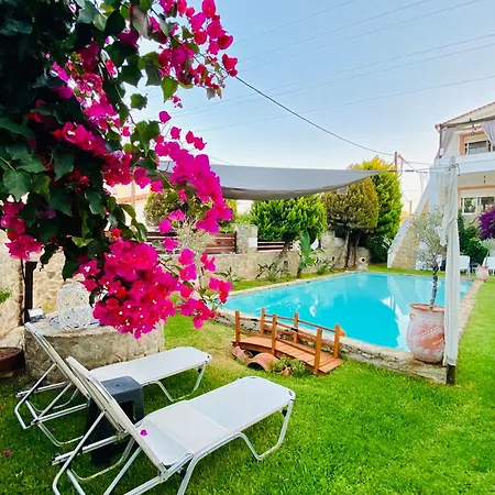 Athanasia's At Rafaella Apartamento *