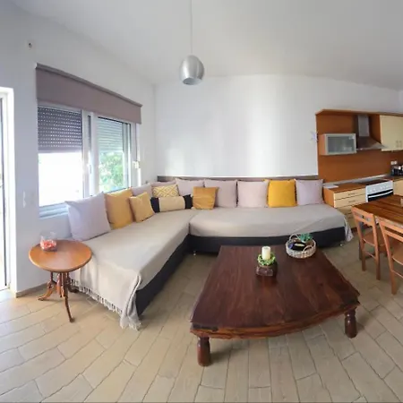 Appartamento Athanasia's At Rafaella