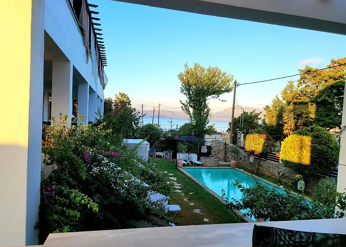 Athanasia's At Rafaella Apartamento *