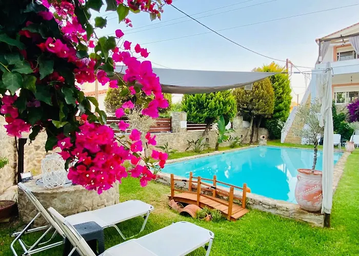 Athanasia's At Rafaella Apartament *